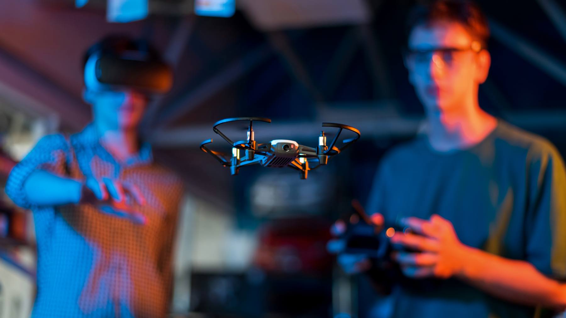 Ultraširoký objektiv FPV kamery pro pohlcující zážitek ze závodů s drony